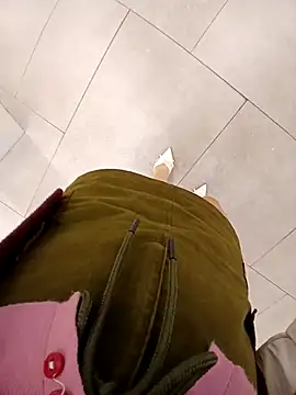 Snapshot of Mina-02 chatting on 11/07/25, 08:03 Mina-02 online show from 11/07/25, 08:03