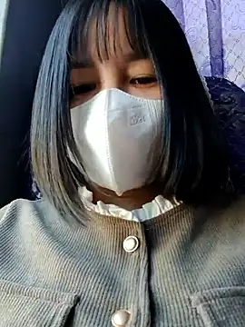 Snapshot of Mina-02 chatting on 11/28/25, 07:44 Mina-02 online show from 11/28/25, 07:44