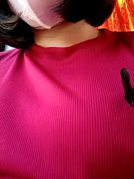 Snapshot of Mina-02 chatting on 11/30/25, 12:14 Mina-02 online show from 11/30/25, 12:14