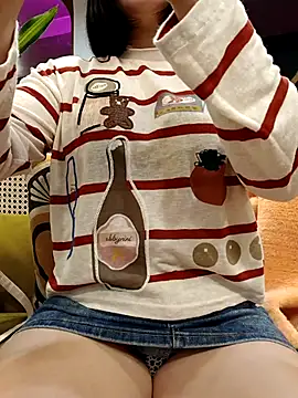 Snapshot of Mina-02 chatting on 12/03/25, 10:46 Mina-02 online show from 12/03/25, 10:46