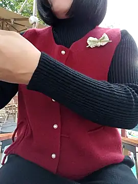 Snapshot of Mina-02 chatting on 12/05/25, 09:40 Mina-02 online show from 12/05/25, 09:40