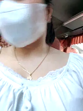 Snapshot of Mina-02 chatting on 06/02/26, 07:21 Mina-02 online show from 06/02/26, 07:21