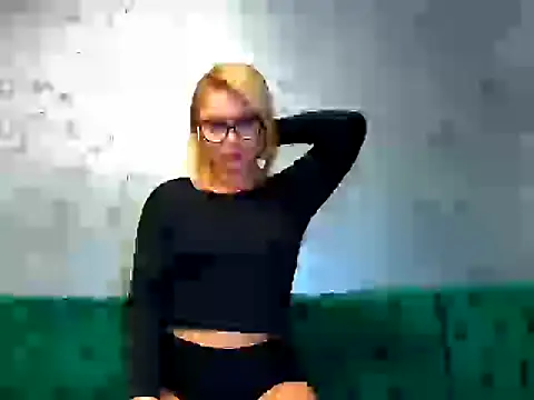 Snapshot of Chloe_248 chatting on 10/24/25, 05:53 Chloe 248 online show from 10/24/25, 05:53