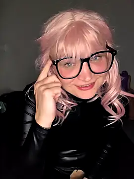 LunaXshade online show from 11/18/25, 06:34