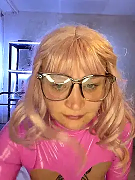 LunaXshade online show from 02/16/26, 06:48