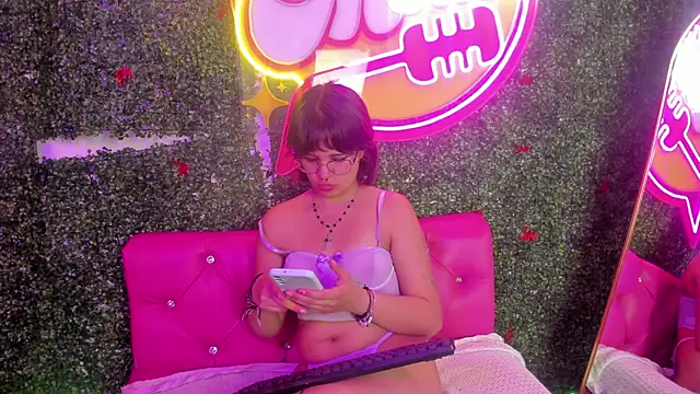 Ivy  storm online show from 11/18/25, 10:14