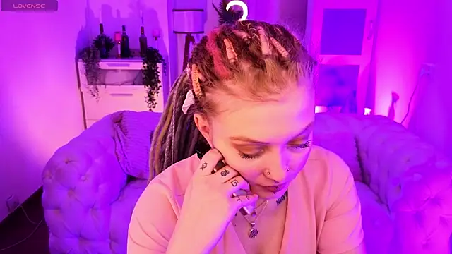 Kiki shay online show from 11/19/25, 01:33