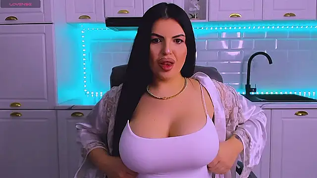 Snapshot of RheaLynn chatting on 03/03/26, 10:04 RheaLynn online show from 03/03/26, 10:04