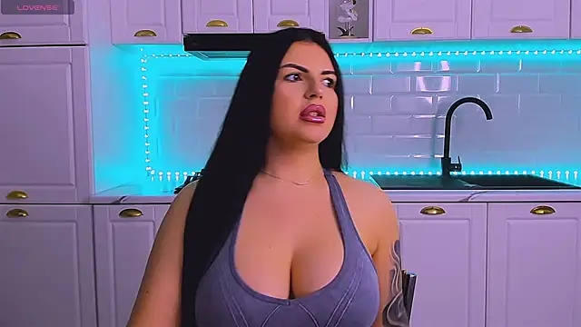 Snapshot of RheaLynn chatting on 03/16/26, 09:30 RheaLynn online show from 03/16/26, 09:30