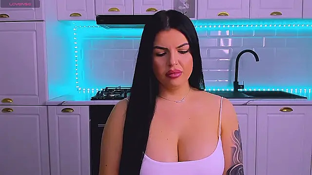 Snapshot of RheaLynn chatting on 03/17/26, 10:02 RheaLynn online show from 03/17/26, 10:02