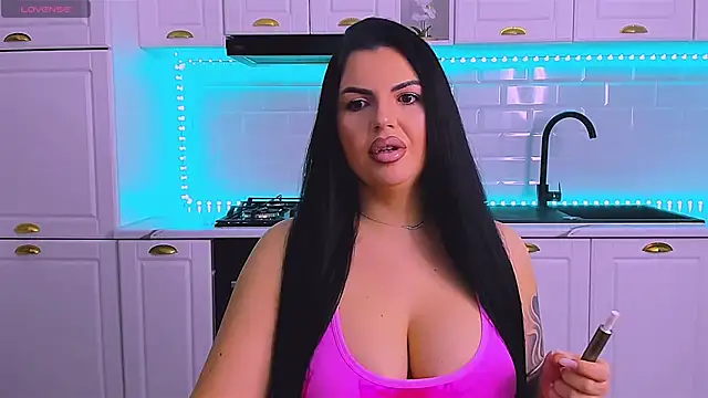 Snapshot of RheaLynn chatting on 03/23/26, 09:30 RheaLynn online show from 03/23/26, 09:30