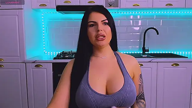 Snapshot of RheaLynn chatting on 03/25/26, 09:32 RheaLynn online show from 03/25/26, 09:32