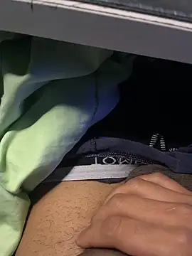 Henriquenovi online show from 10/19/25, 11:38