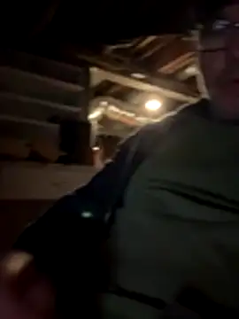 Snapshot of Kneetoe2025 chatting on 11/25/25, 04:34 Kneetoe2025 online show from 11/25/25, 04:34