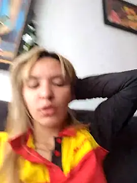 Snapshot of celeste_83 chatting on 11/06/25, 01:12 celeste 83 online show from 11/06/25, 01:12