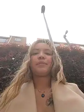 Snapshot of celeste_83 chatting on 11/10/25, 02:05 celeste 83 online show from 11/10/25, 02:05