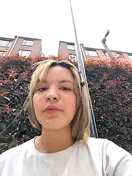 Snapshot of celeste_83 chatting on 11/12/25, 03:23 celeste 83 online show from 11/12/25, 03:23