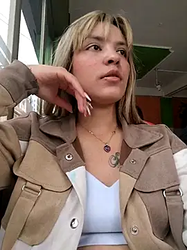 Snapshot of celeste_83 chatting on 11/13/25, 03:55 celeste 83 online show from 11/13/25, 03:55