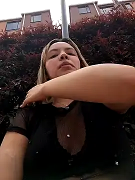 Snapshot of celeste_83 chatting on 11/15/25, 03:08 celeste 83 online show from 11/15/25, 03:08