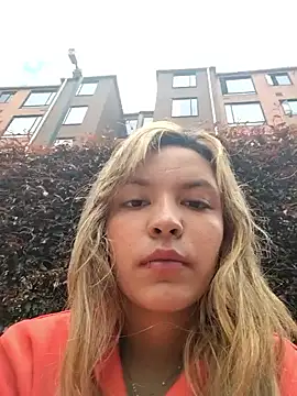 Snapshot of celeste_83 chatting on 11/16/25, 04:34 celeste 83 online show from 11/16/25, 04:34