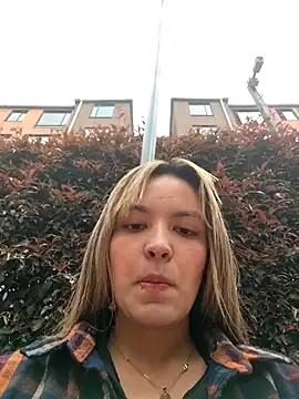 Snapshot of celeste_83 chatting on 11/20/25, 09:14 celeste 83 online show from 11/20/25, 09:14