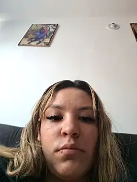 Snapshot of celeste_83 chatting on 11/25/25, 05:24 celeste 83 online show from 11/25/25, 05:24