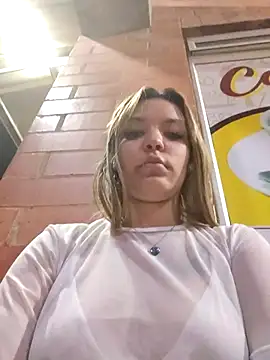 Snapshot of celeste_83 chatting on 12/05/25, 04:54 celeste 83 online show from 12/05/25, 04:54