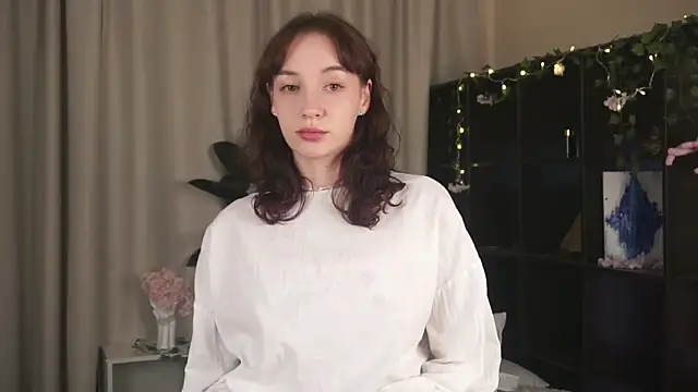 PeachyTwirl online show from 10/21/25, 12:44