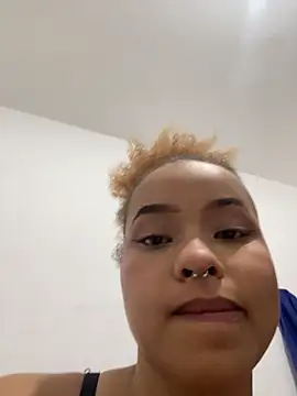 Snapshot of guinness_cp chatting on 11/18/25, 12:05 guinness cp online show from 11/18/25, 12:05