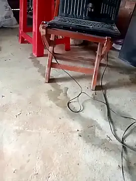 Snapshot of Thettriurf chatting on 10/25/25, 04:42 Thettriurf online show from 10/25/25, 04:42