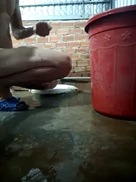 Snapshot of Thettriurf chatting on 10/31/25, 10:05 Thettriurf online show from 10/31/25, 10:05