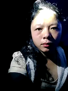 lisa-bae00 online show from 10/21/25, 09:37