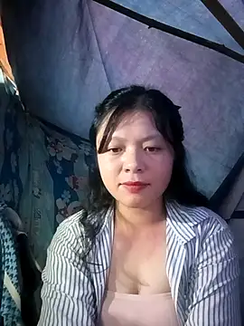 lisa-bae00 online show from 11/13/25, 10:14