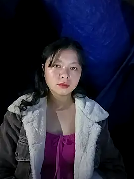 lisa-bae00 online show from 11/13/25, 10:19