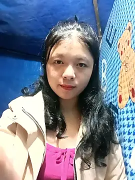 lisa-bae00 online show from 11/24/25, 12:38