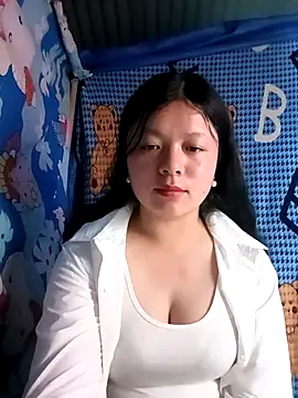 Snapshot of lisa-bae00 chatting on 04/20/26, 12:41 lisa-bae00 online show from 04/20/26, 12:41