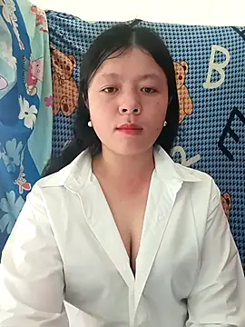 Snapshot of lisa-bae00 chatting on 04/28/26, 01:04 lisa-bae00 online show from 04/28/26, 01:04