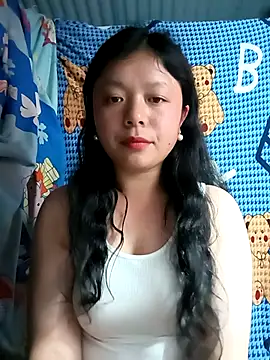 Snapshot of lisa-bae00 chatting on 05/05/26, 02:25 lisa-bae00 online show from 05/05/26, 02:25