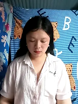 Snapshot of lisa-bae00 chatting on 05/11/26, 01:06 lisa-bae00 online show from 05/11/26, 01:06