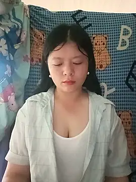 Snapshot of lisa-bae00 chatting on 05/19/26, 11:22 lisa-bae00 online show from 05/19/26, 11:22