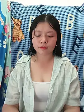 Snapshot of lisa-bae00 chatting on 06/08/26, 03:18 lisa-bae00 online show from 06/08/26, 03:18