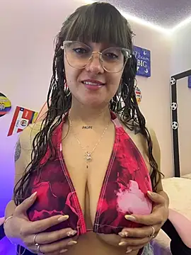 Snapshot of Pinkvixen69 chatting on 06/16/26, 02:30 Pinkvixen69 online show from 06/16/26, 02:30