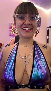 Snapshot of Pinkvixen69 chatting on 06/30/26, 03:24 Pinkvixen69 online show from 06/30/26, 03:24