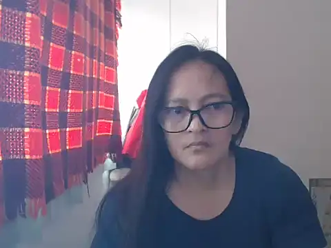 Kinkybela2025 online show from 04/19/26, 01:27