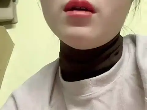 Snapshot of Family-Lovee chatting on 11/20/25, 10:26 Family-Lovee online show from 11/20/25, 10:26