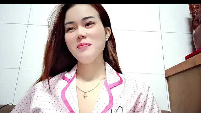 Family-Lovee online show from 04/24/26, 05:04