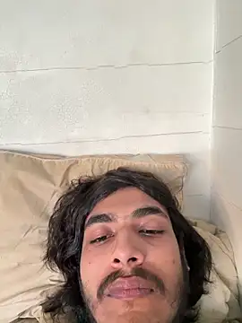 Snapshot of cheems232 chatting on 11/27/25, 08:05 cheems232 online show from 11/27/25, 08:05