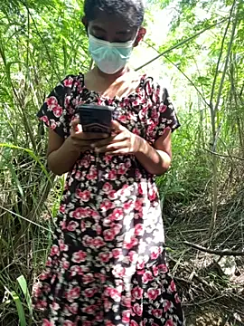 Snapshot of couplesexroom chatting on 11/21/25, 07:51 couplesexroom online show from 11/21/25, 07:51