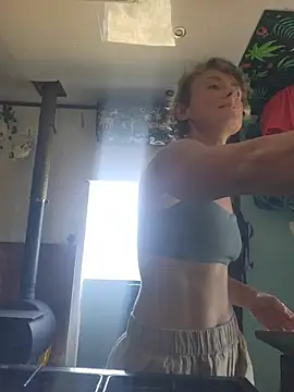 Snapshot of MuscleMommy40 chatting on 07/17/26, 12:34 MuscleMommy40 online show from 07/17/26, 12:34