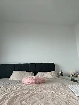 Snapshot of EllaSpark chatting on 03/19/26, 07:34 EllaSpark online show from 03/19/26, 07:34